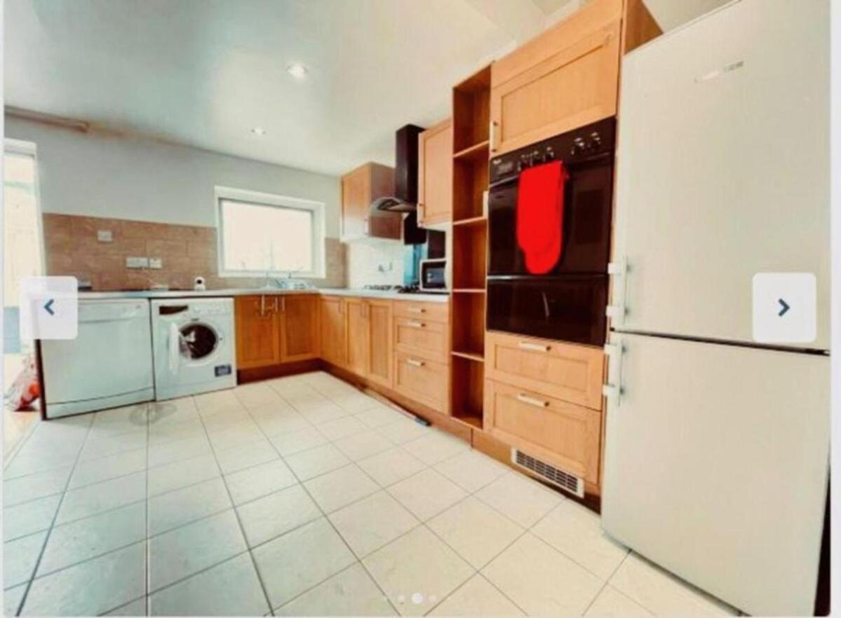 Modern 5-bed With Garden & Spectacular Views Casa vacanze Londra