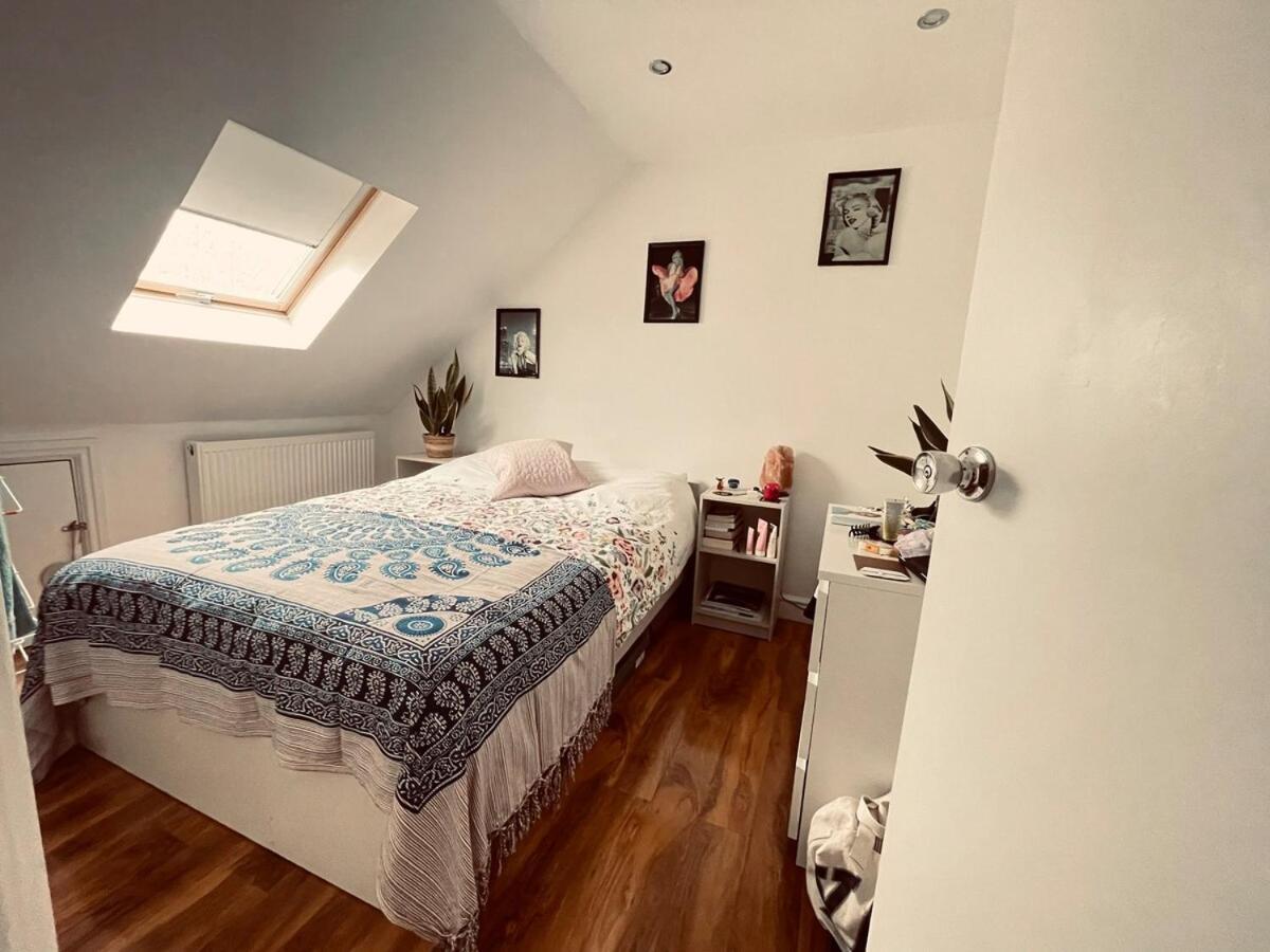 Modern 5-bed With Garden & Spectacular Views * Londra