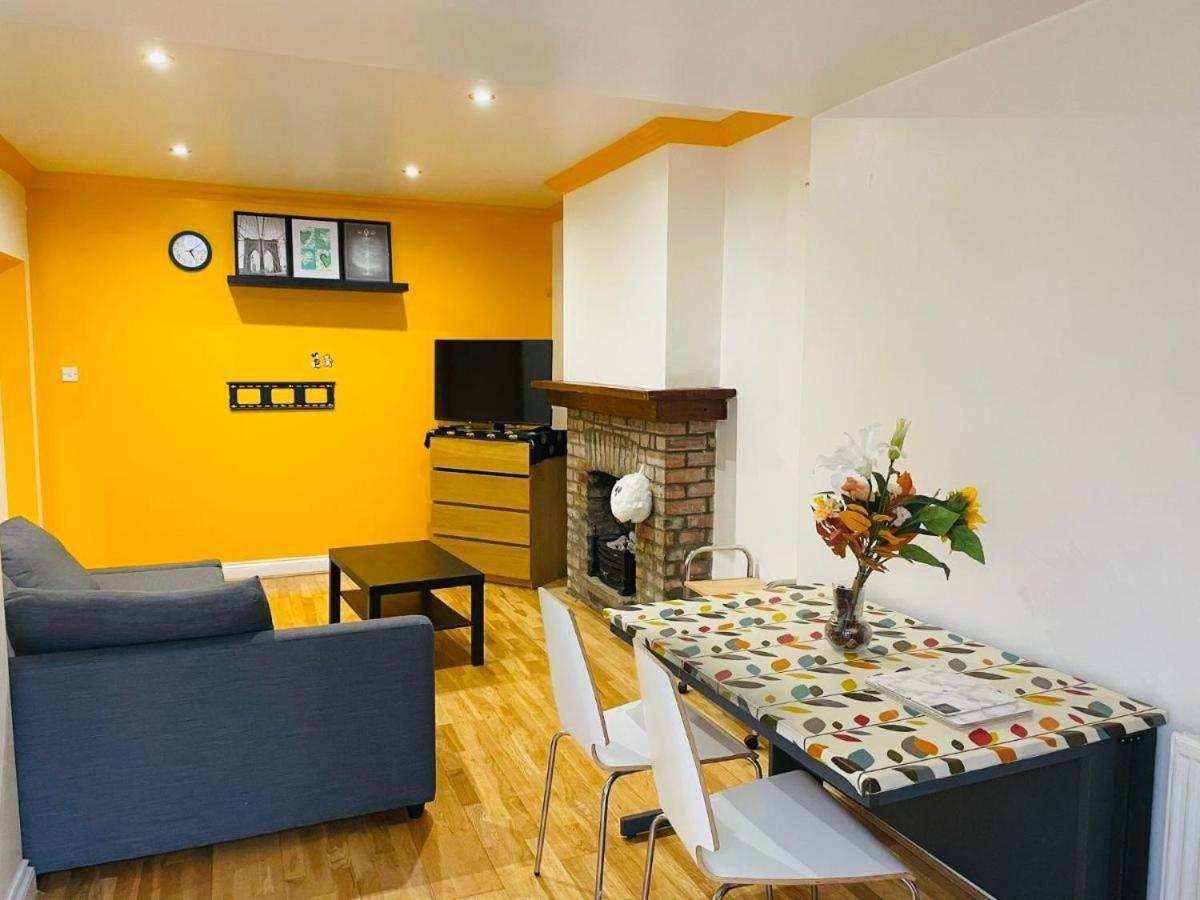 Modern 5-bed With Garden & Spectacular Views